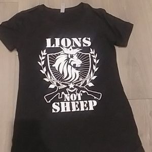 Lions not Sheep women's tee NWT
